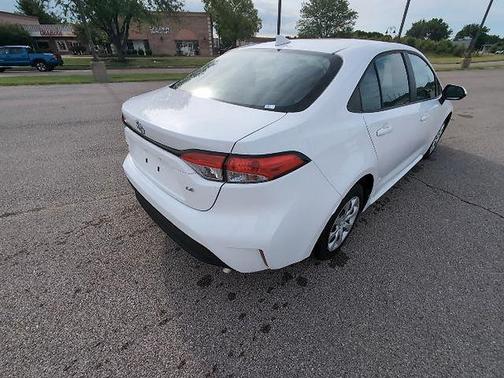 Ice Cap 2024 Toyota Corolla LE
