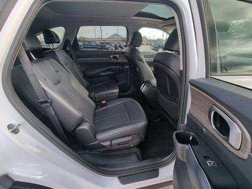 Glacial White Pearl 2023 Kia Sorento EX