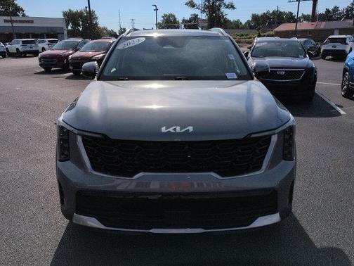 Everlasting Silver 2024 Kia Sorento S