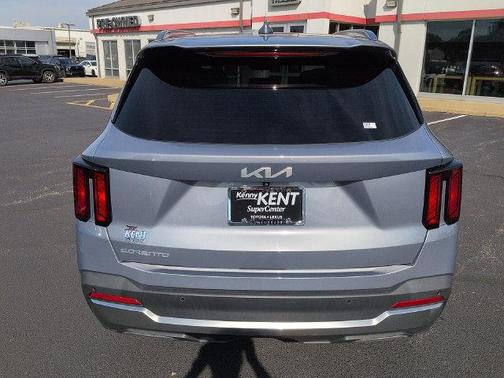 Everlasting Silver 2024 Kia Sorento S