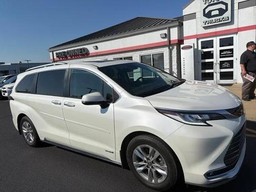 2021 Toyota Sienna Limited 7-Passenger