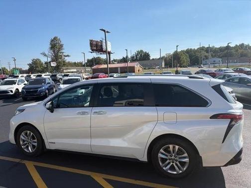 2021 Toyota Sienna Limited 7-Passenger