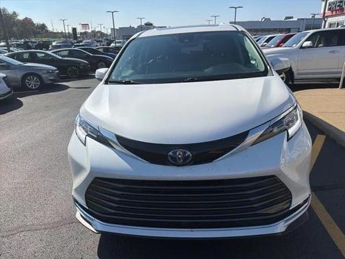 2021 Toyota Sienna Limited 7-Passenger