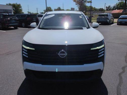 Fresh Powder 2025 Nissan Kicks SV