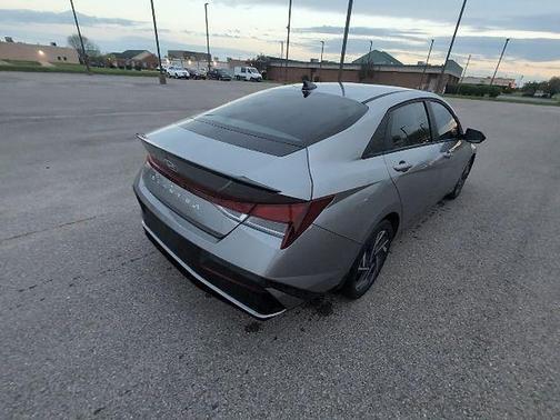 Fluid Metal 2025 Hyundai ELANTRA Sport