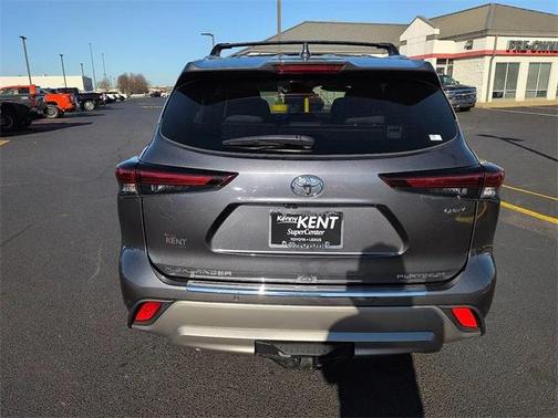 2025 Toyota Highlander Hybrid Platinum