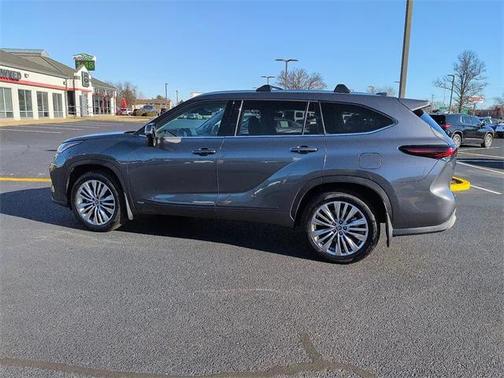 2025 Toyota Highlander Hybrid Platinum