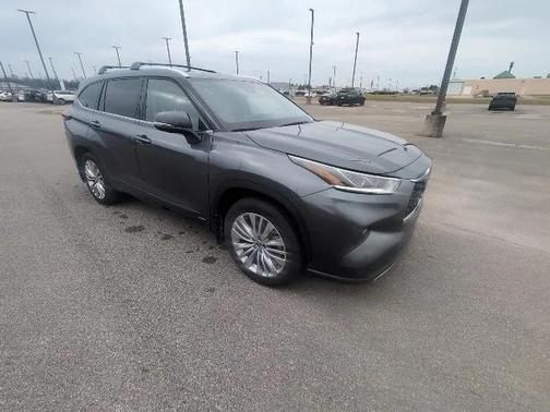 2025 Toyota Highlander Hybrid Platinum