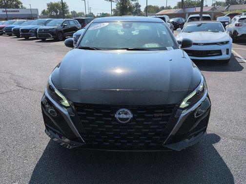 Super Black 2025 Nissan Altima SR AWD
