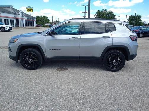 2022 Jeep Compass Latitude Lux