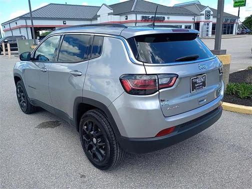 2022 Jeep Compass Latitude Lux