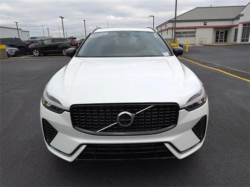 2024 Volvo XC60 Recharge Plug-In Hybrid T8 Plus Dark Theme