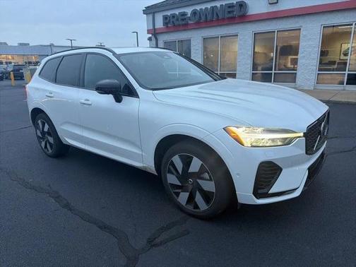 2024 Volvo XC60 Recharge Plug-In Hybrid T8 Plus Dark Theme