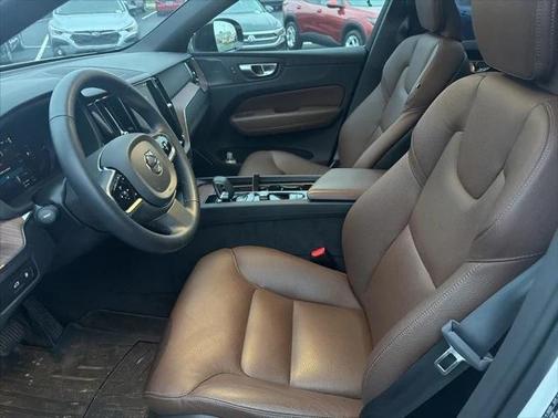 2024 Volvo XC60 Recharge Plug-In Hybrid T8 Plus Dark Theme