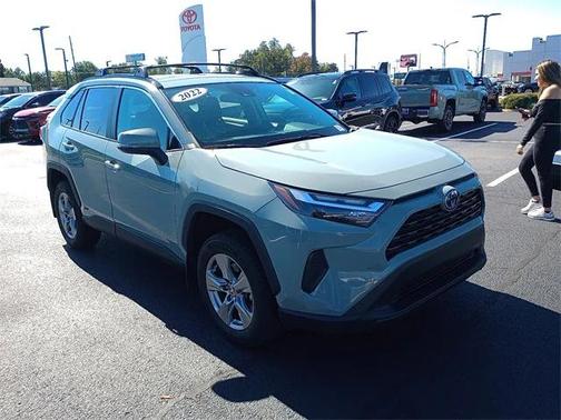 2022 Toyota RAV4 Hybrid XLE
