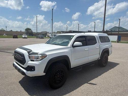 Super White 2017 Toyota Tacoma SR5