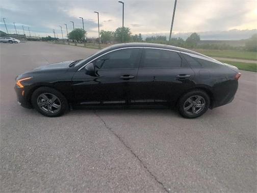 2022 Kia K5 LX