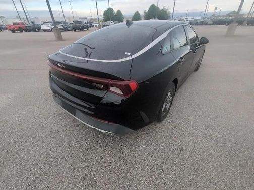 2022 Kia K5 LX