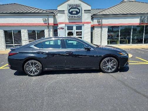 Caviar 2024 Lexus ES 300h Base