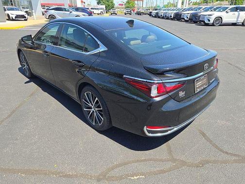 Caviar 2024 Lexus ES 300h Base