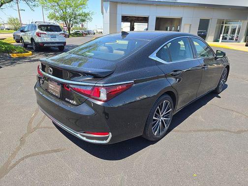 Caviar 2024 Lexus ES 300h Base