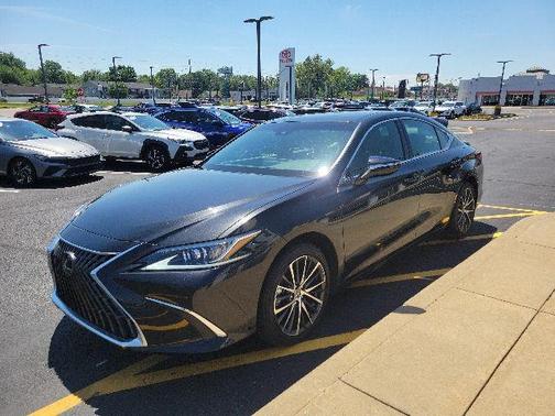 Caviar 2024 Lexus ES 300h Base