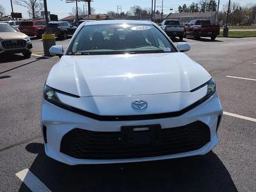 Ice Cap 2025 Toyota Camry LE