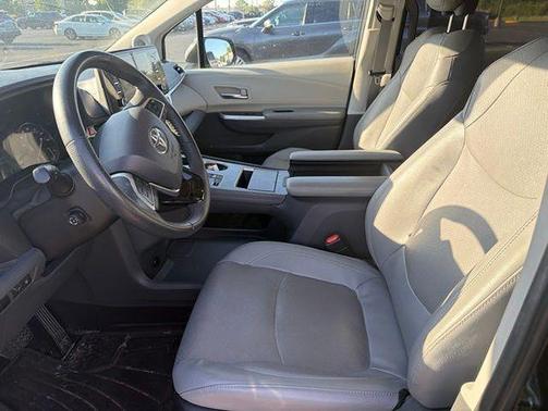 Midnight Black 2022 Toyota Sienna Limited