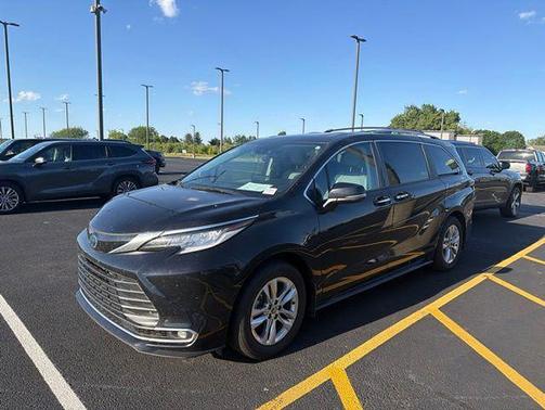 Midnight Black 2022 Toyota Sienna Limited