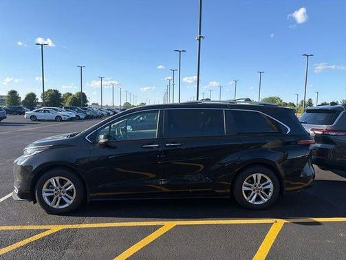 Midnight Black 2022 Toyota Sienna Limited