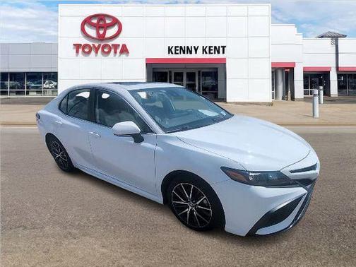 Ice Cap 2023 Toyota Camry SE