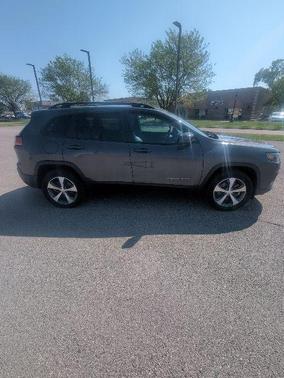 Granite Crystal Metallic Clearcoat 2022 Jeep Cherokee Limited