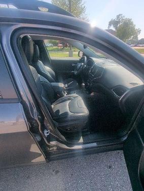 Granite Crystal Metallic Clearcoat 2022 Jeep Cherokee Limited