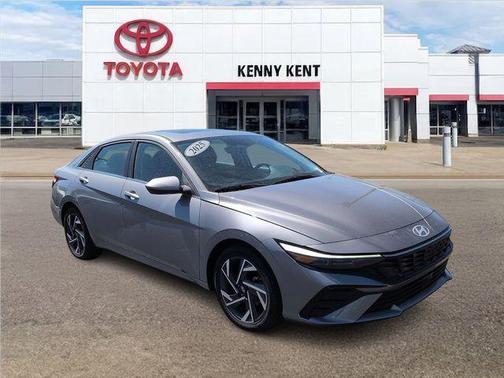 Fluid Metal 2025 Hyundai ELANTRA SEL