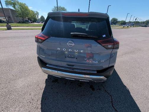 Boulder Gray Pearl 2023 Nissan Rogue Platinum