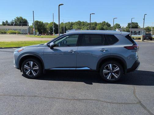 Boulder Gray Pearl 2023 Nissan Rogue Platinum
