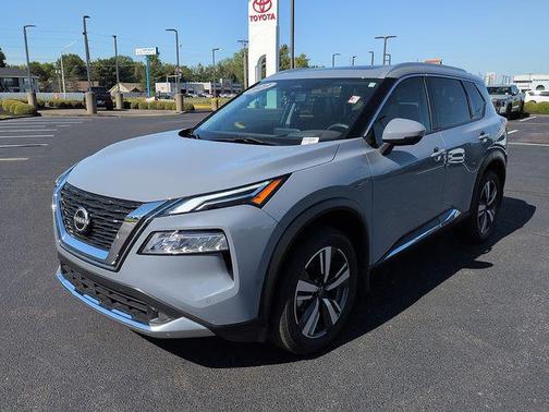 Boulder Gray Pearl 2023 Nissan Rogue Platinum