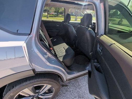 Boulder Gray Pearl 2023 Nissan Rogue Platinum