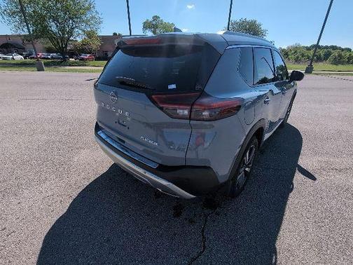 Boulder Gray Pearl 2023 Nissan Rogue Platinum