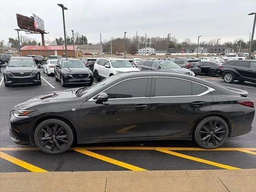 2025 Lexus ES 300h Base