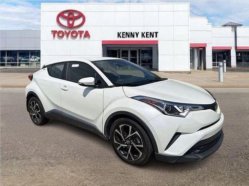 Blizzard Pearl 2019 Toyota C-HR XLE