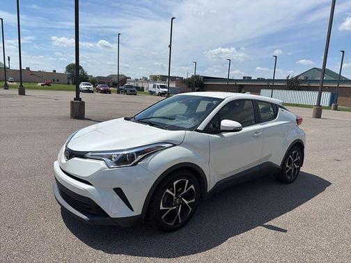 Blizzard Pearl 2019 Toyota C-HR XLE