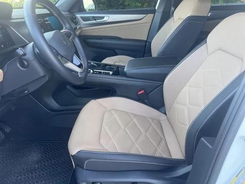 2024 Volkswagen Atlas Cross Sport 2.0T SE w/Technology 4MOTION