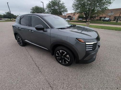 Gun Metallic/Super Black 2025 Nissan Kicks SV