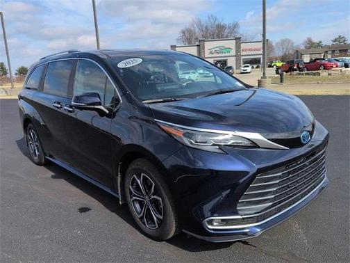2025 Toyota Sienna Platinum