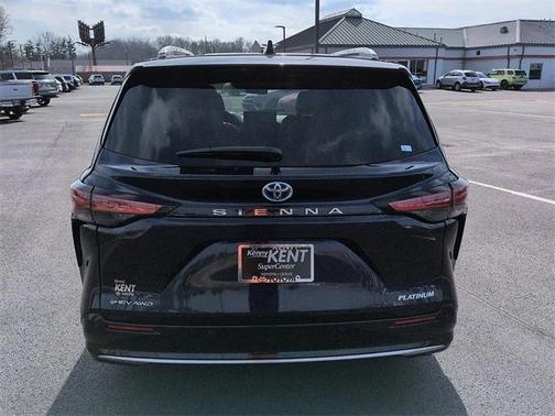 2025 Toyota Sienna Platinum
