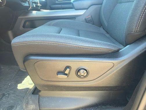 Diamond Black Crystal Pearlcoat 2021 RAM 1500 Big Horn/Lone Star
