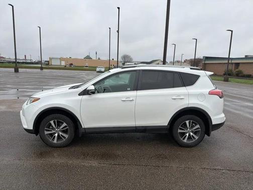 2017 Toyota RAV4 XLE