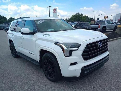 2023 Toyota Sequoia SR5