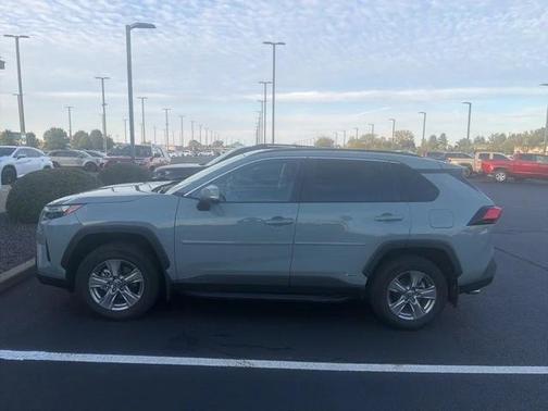 2023 Toyota RAV4 Hybrid XLE